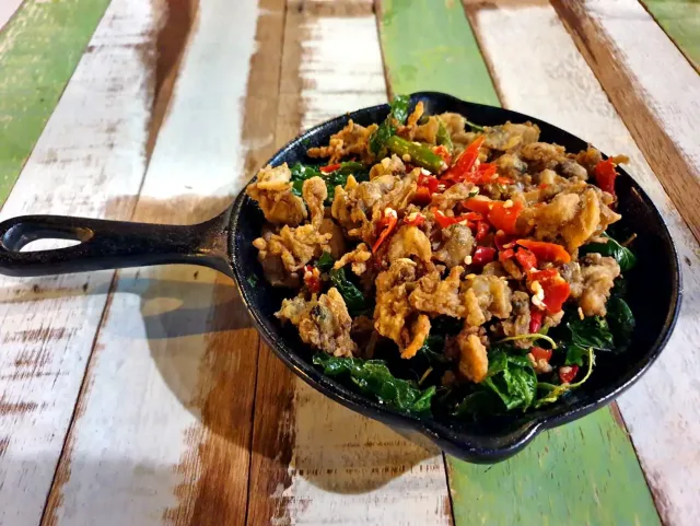 Stir-Fried Clams with Chilli and Salt