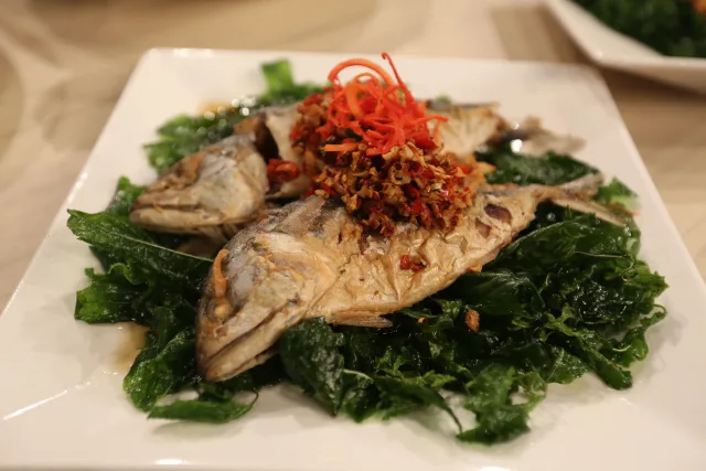 Deep Fried Mackerel with Fish Sauce