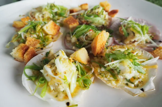 Grilled Scallops with Garlic Butter